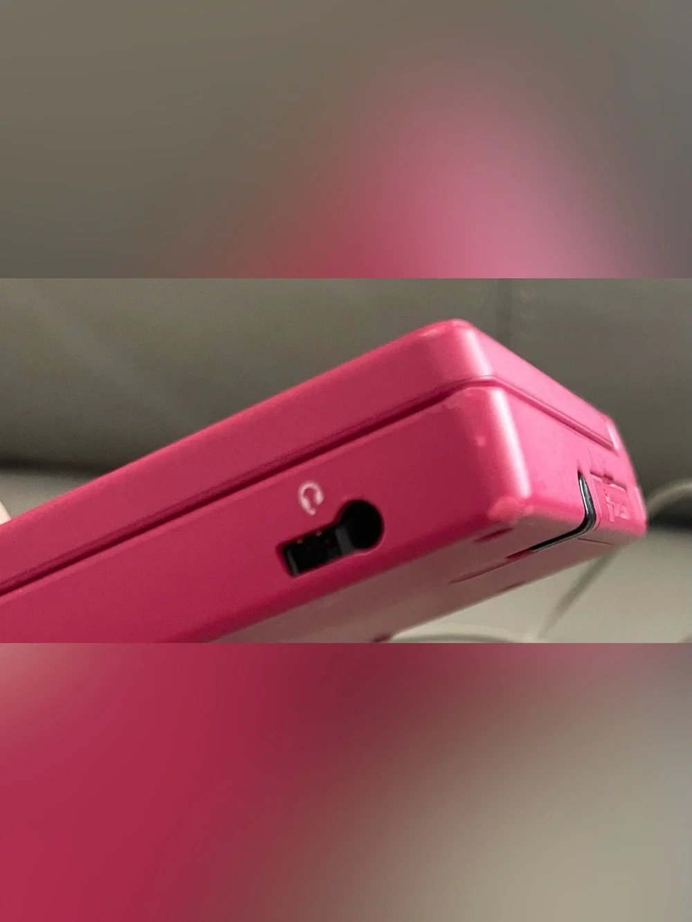 Nintendo DSi Pink Handheld Gaming Console w/Original Box, Manuals, & Power Cord